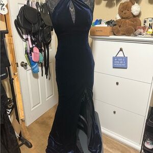 Elegant Navy Blue Evening Gown